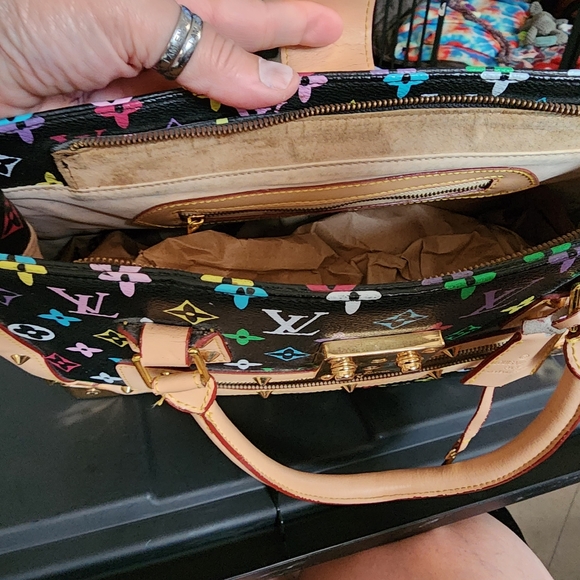 Louis Vouitton - Picture 4 of 4